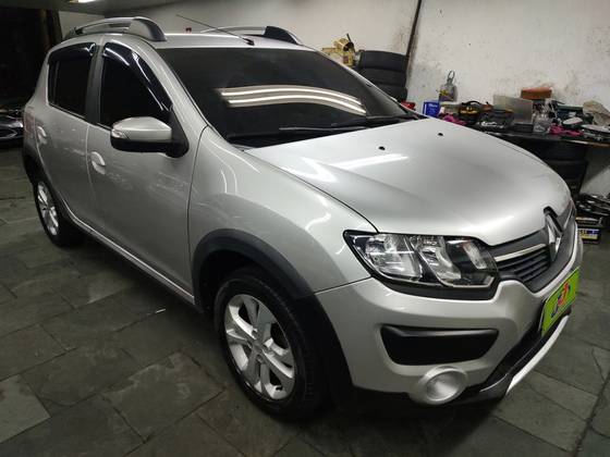 RENAULT SANDERO 1.6 STEPWAY 8V FLEX 4P MANUAL RENAULT SANDERO 1.6 STEPWAY 8V FLEX 4P MANUAL
